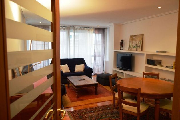 Foto 2 de Venta de piso en Centro - Ourense de 3 habitaciones con garaje y calefacción