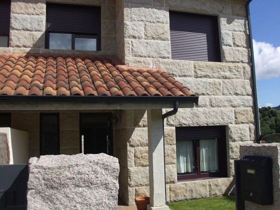 Foto 1 de Casa en venda a Allariz de 4 habitacions amb terrassa i garatge