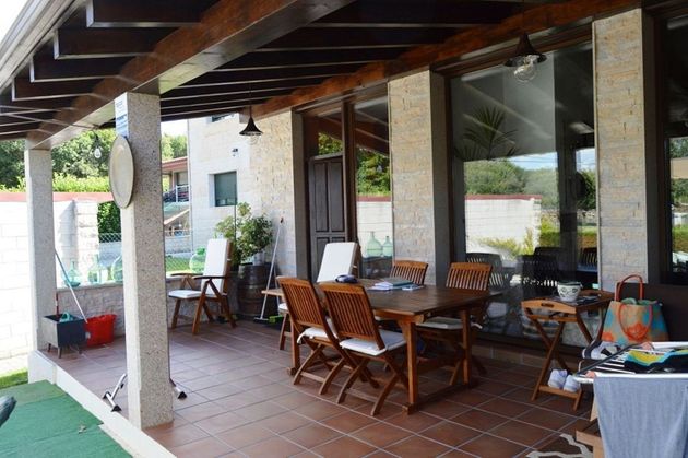 Foto 1 de Chalet en venta en Pereiro de Aguiar (O) de 4 habitaciones con terraza y piscina