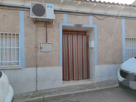 Foto 1 de Casa adossada en venda a Villasequilla de 5 habitacions amb terrassa i jardí