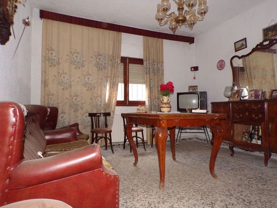 Foto 2 de Casa adossada en venda a Polán de 5 habitacions amb terrassa i garatge