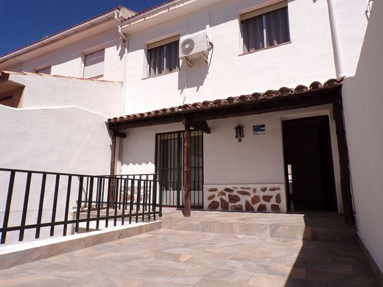 Foto 2 de Venta de casa adosada en Olías del Rey de 3 habitaciones con terraza y garaje