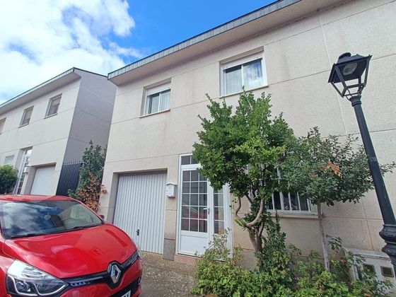 Foto 1 de Casa en venda a Albares de 3 habitacions amb terrassa i garatge
