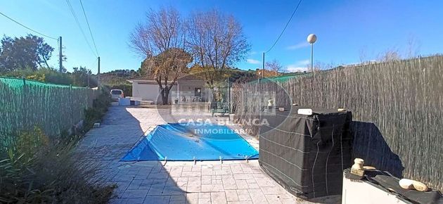 Foto 1 de Chalet en venta en Robledillo de Mohernando de 4 habitaciones con piscina y jardín