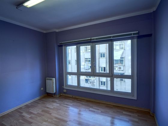 Foto 2 de Piso en venta en calle De Benito Corbal de 4 habitaciones con calefacción y ascensor