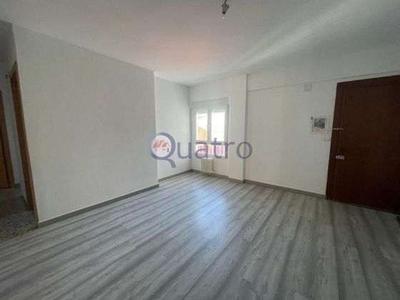 Foto 2 de Pis en venda a avenida República Argentina de 3 habitacions amb terrassa i calefacció
