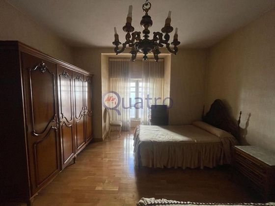 Foto 2 de Pis en venda a San Esteban de 4 habitacions amb terrassa i calefacció