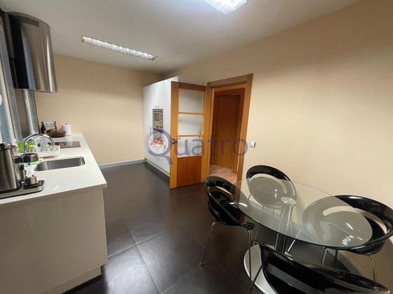 Foto 2 de Pis en venda a Centro Ciudad de 4 habitacions amb calefacció i ascensor