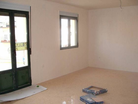 Foto 1 de Piso en venta en Palazuelos de Eresma de 3 habitaciones con terraza y calefacción