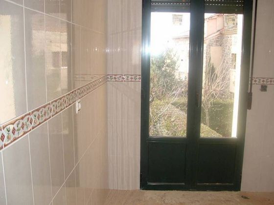 Foto 2 de Pis en venda a Palazuelos de Eresma de 3 habitacions amb terrassa i calefacció