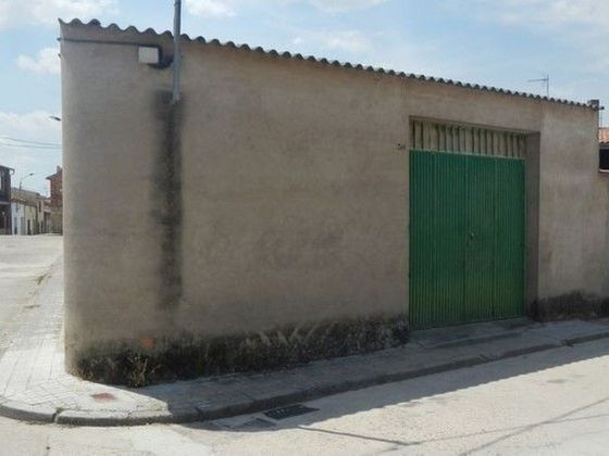 Foto 1 de Local en venda a calle Rodelga amb garatge