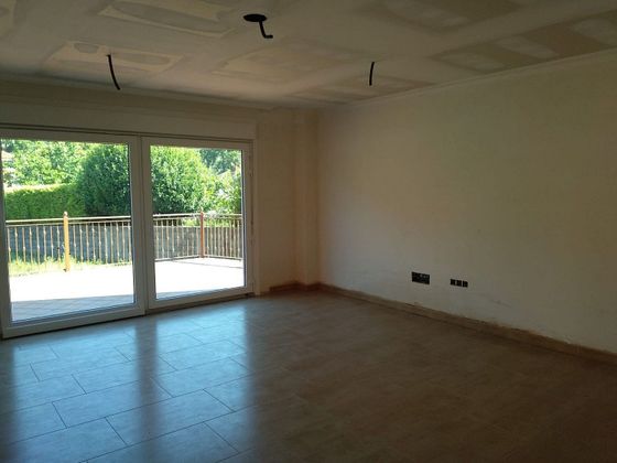 Foto 2 de Xalet en venda a Bergondo de 4 habitacions amb terrassa i garatge