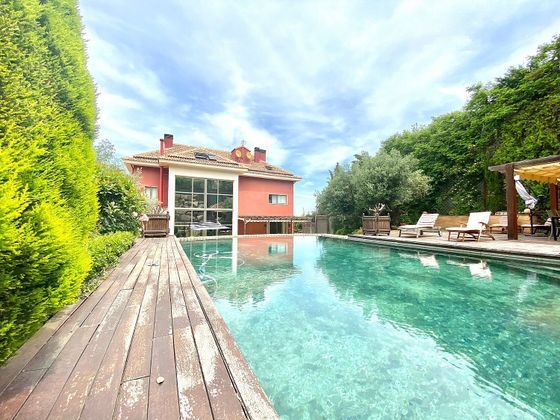 Foto 1 de Casa en venda a Nuevo Aranjuez de 7 habitacions amb terrassa i piscina