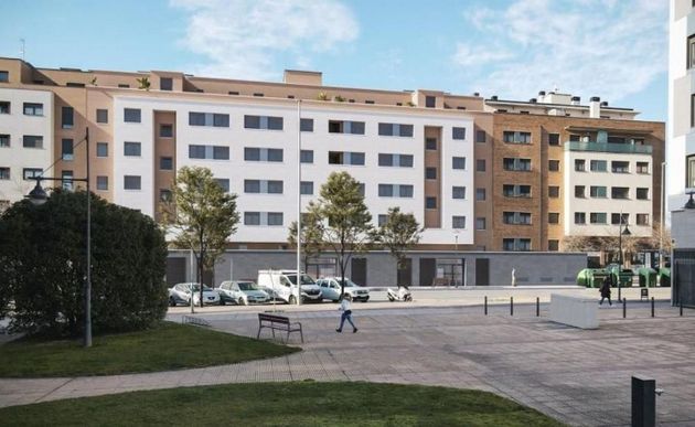 Foto 2 de Pis en venda a calle María Viscarret de 2 habitacions amb terrassa i garatge
