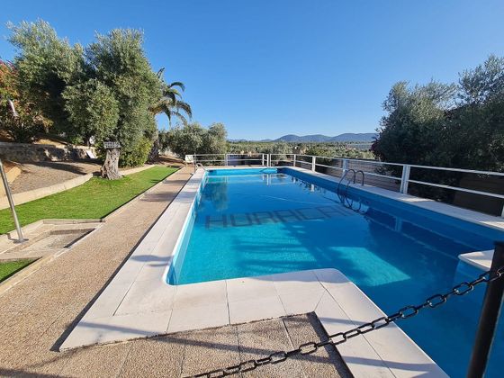 Foto 2 de Xalet en venda a Navalucillos (Los) de 6 habitacions amb terrassa i piscina