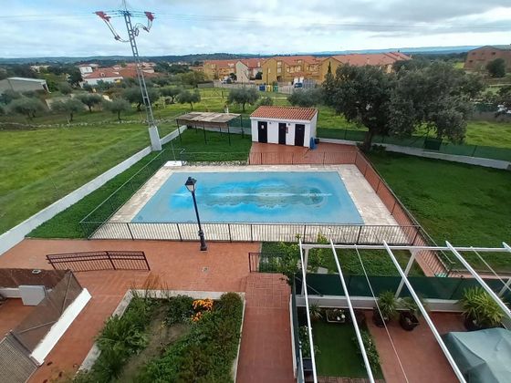 Foto 1 de Pis en venda a Navalcán de 2 habitacions amb terrassa i piscina
