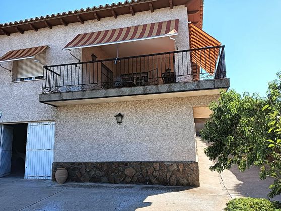 Foto 2 de Xalet en venda a Navalucillos (Los) de 7 habitacions amb terrassa i piscina