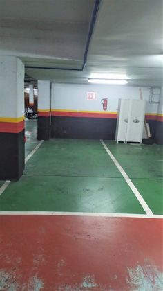Foto 2 de Venta de garaje en O Milladoiro de 16 m²