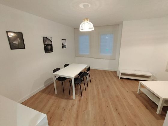 Foto 1 de Piso en alquiler en Los Castros - Castrillón - Eiris de 4 habitaciones con muebles y calefacción