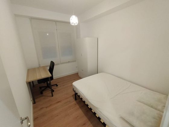 Foto 2 de Piso en alquiler en Los Castros - Castrillón - Eiris de 4 habitaciones con muebles y calefacción