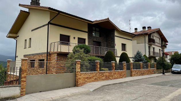 Foto 2 de Xalet en venda a calle San Martinkalde de 5 habitacions amb terrassa i garatge