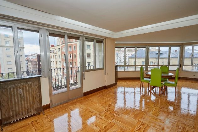 Foto 2 de Venta de piso en Lovaina - Aranzabal de 5 habitaciones con terraza y calefacción