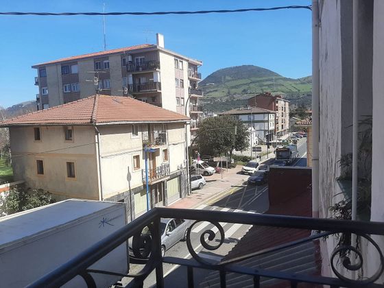Foto 1 de Venta de piso en Muskiz de 3 habitaciones con terraza y balcón