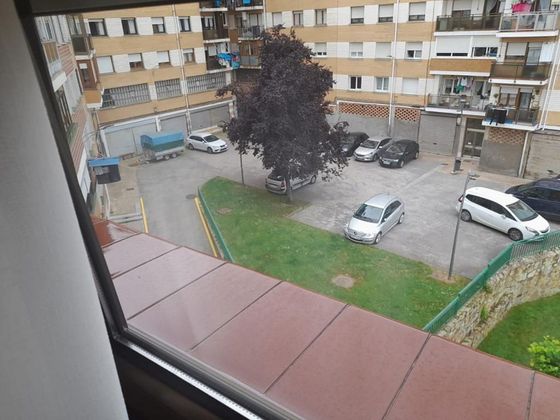 Foto 2 de Venta de piso en Abanto y Ciérvana-Abanto Zierbena de 3 habitaciones con balcón y ascensor