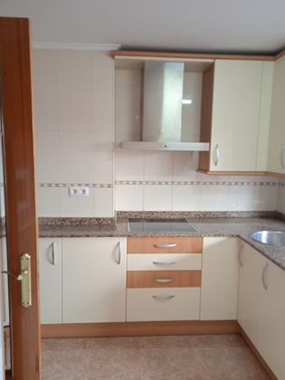 Foto 2 de Venta de piso en Abanto y Ciérvana-Abanto Zierbena de 2 habitaciones con calefacción