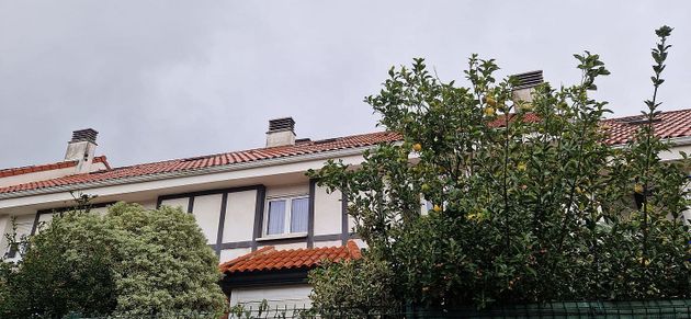 Foto 2 de Casa adossada en venda a Abanto y Ciérvana-Abanto Zierbena de 4 habitacions amb terrassa i piscina