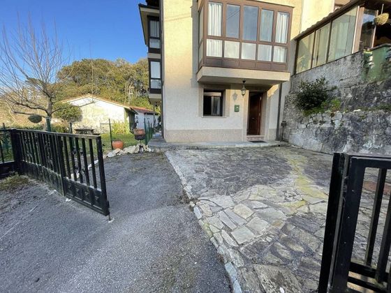Foto 2 de Casa adossada en venda a calle Barro de 2 habitacions amb terrassa i jardí