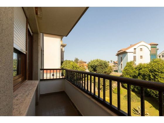 Foto 2 de Pis en venda a calle Celso Amieva de 4 habitacions amb terrassa i piscina