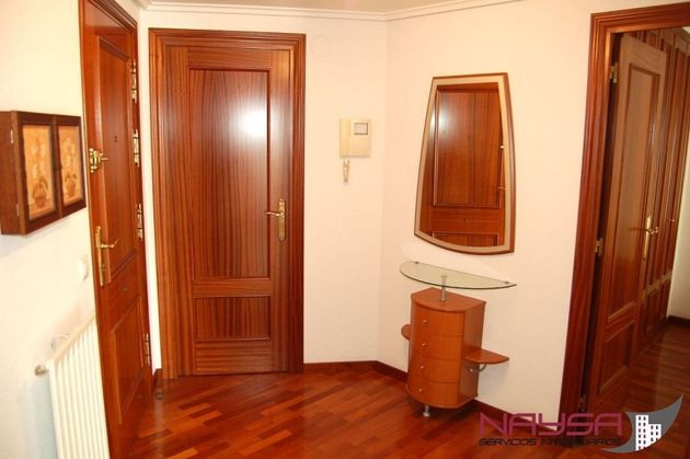 Foto 1 de Piso en venta en Lakua - Arriaga de 2 habitaciones con calefacción y ascensor