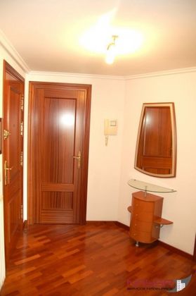 Foto 2 de Pis en venda a Lakua - Arriaga de 2 habitacions amb calefacció i ascensor