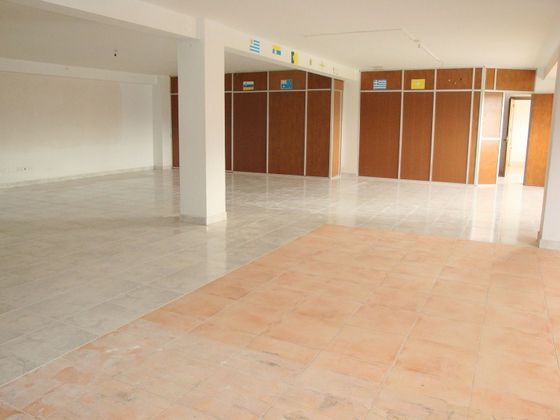 Foto 1 de Oficina en alquiler en Os Mallos - San Cristóbal de 190 m²