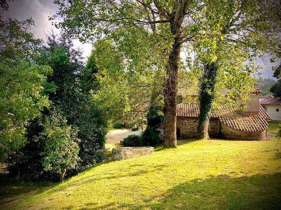 Foto 1 de Casa en venda a Cesuras de 11 habitacions amb terrassa i jardí