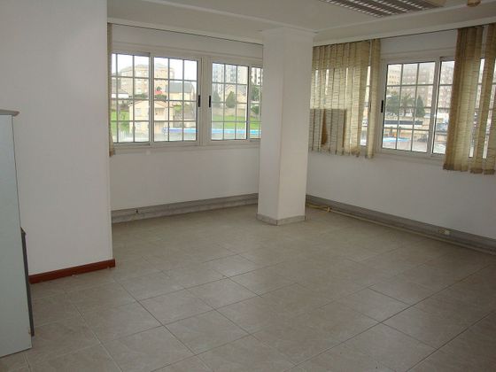 Foto 1 de Oficina en alquiler en Os Mallos - San Cristóbal con aire acondicionado