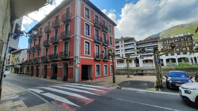Foto 1 de Pis en venda a calle Foru Pasealekua Ibilbidea de 4 habitacions amb balcó