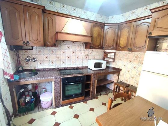 Foto 2 de Casa en venda a Riaño - Los Barros de 2 habitacions amb calefacció