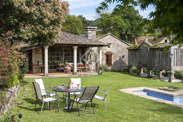 Foto 2 de Casa en venda a Nigrán de 4 habitacions amb terrassa i piscina