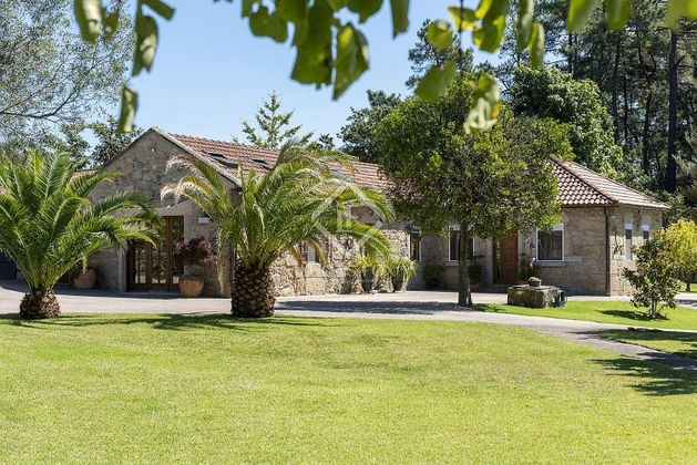 Foto 1 de Casa en venda a Tomiño de 7 habitacions amb piscina i garatge