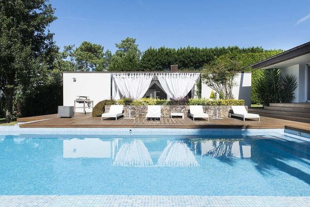 Foto 2 de Casa en venda a Sobrán de 3 habitacions amb terrassa i piscina