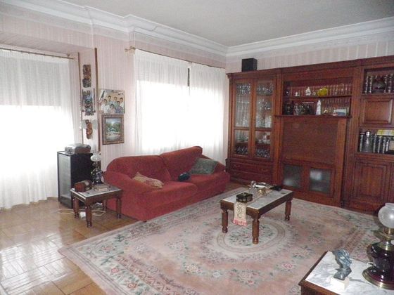 Foto 1 de Pis en venda a Centro - Vitoria-Gasteiz de 5 habitacions amb terrassa i calefacció
