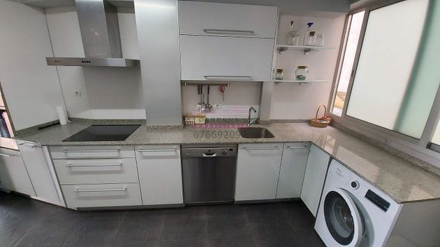 Foto 1 de Alquiler de piso en O Berbés - Peniche de 4 habitaciones con garaje y muebles