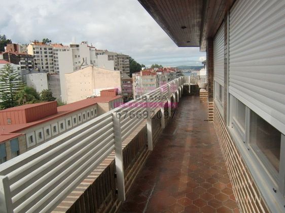 Foto 1 de Alquiler de piso en Praza España - Casablanca de 3 habitaciones con terraza y garaje