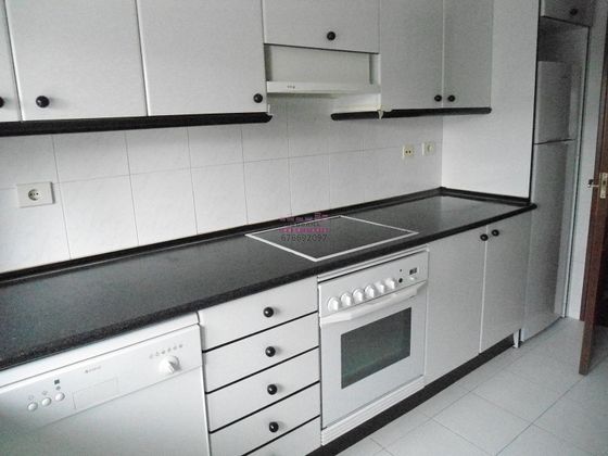 Foto 2 de Alquiler de piso en Calvario - Santa Rita de 3 habitaciones con garaje y muebles