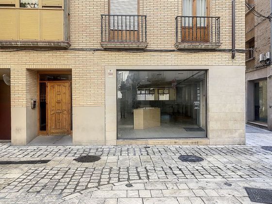 Foto 2 de Alquiler de local en calle Carnicerías de 218 m²