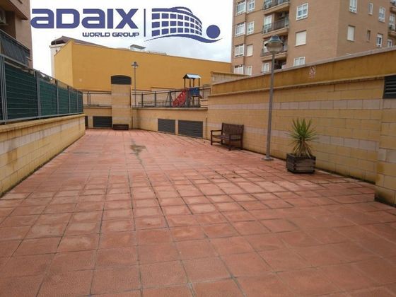 Foto 2 de Venta de piso en PAU 2-600 de 4 habitaciones con terraza y piscina