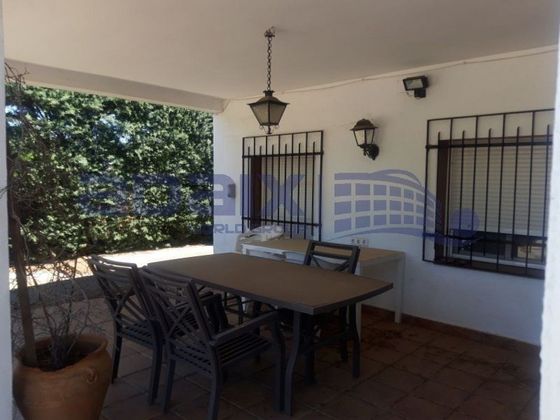 Foto 2 de Chalet en venta en calle Virgen del Socorro de 4 habitaciones con piscina y garaje