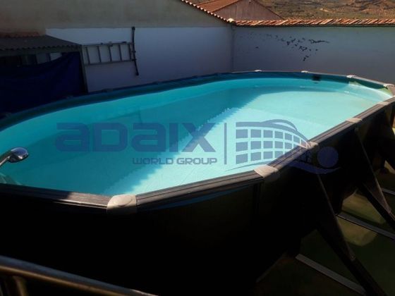 Foto 2 de Casa adossada en venda a calle Fray Pedro de Deza de 2 habitacions amb piscina i aire acondicionat